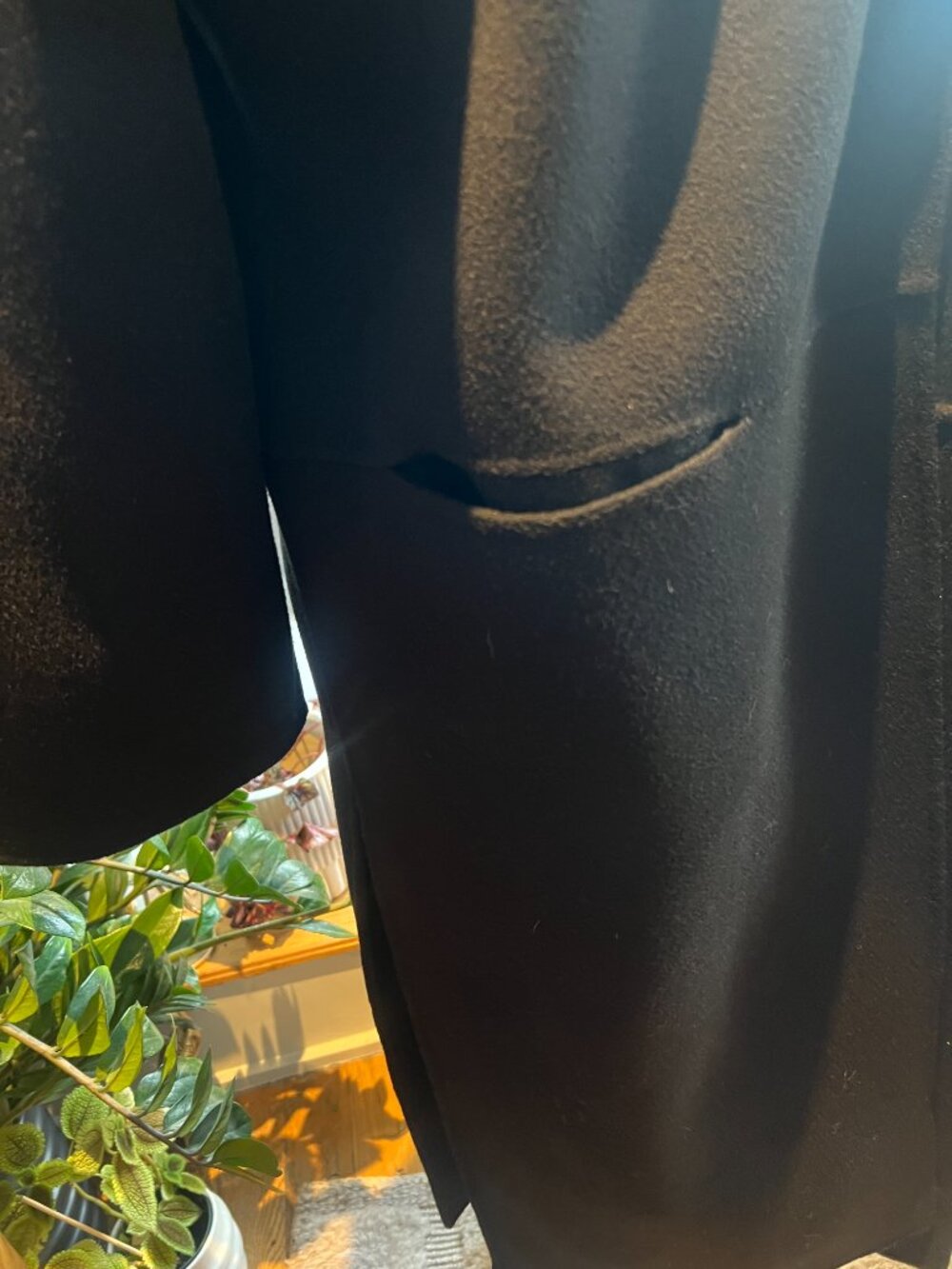 TOTEME Signature Wool Cashmere Coat Black | Classic Oversized Coat - Picture 5 of 10